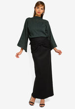 KUNTUM TOP WITH LINEN SKIRT